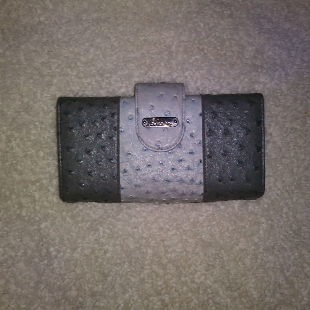Buxton Wallet - Picture 8 of 8
